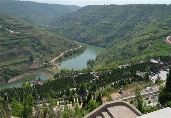 西安高橋墓園在什么地方？批準(zhǔn)殯葬地-價(jià)格公道