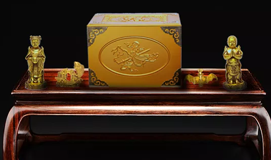 隨葬品在傳統(tǒng)葬禮中標(biāo)志墓主的身份、地位